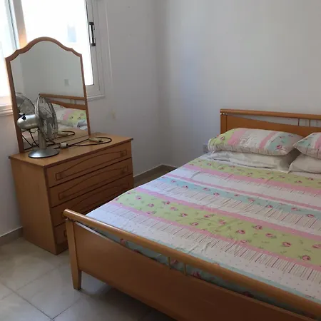 Three Bedroom Family In Kapparis With Shared Pool Near * Paralimni