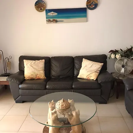 Lejlighed Three Bedroom Family In Kapparis With Shared Pool Near Paralimni