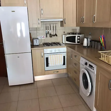 Appartement Three Bedroom Family In Kapparis With Shared Pool Near *
